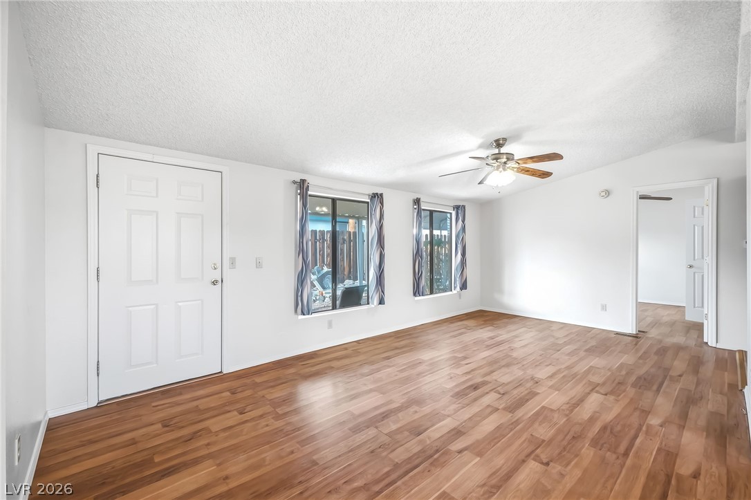 1639 Granada Street Property Photo 6