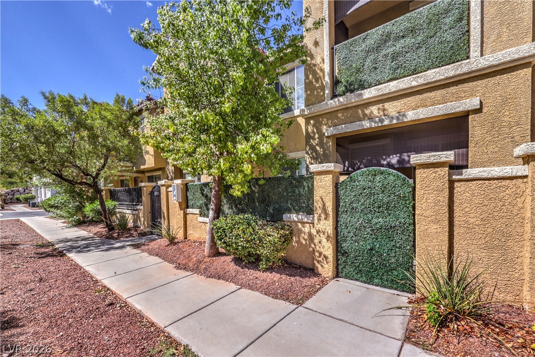 1525 Spiced Wine Avenue 12103 Property Photo 2