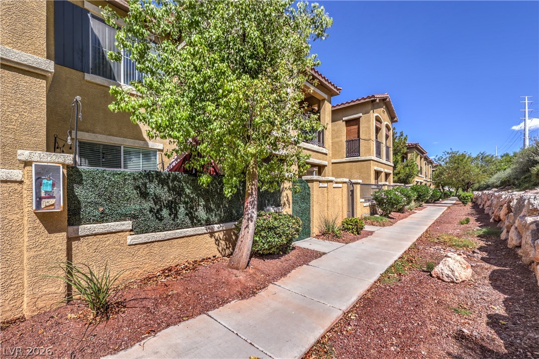 1525 Spiced Wine Avenue 12103 Property Photo 3