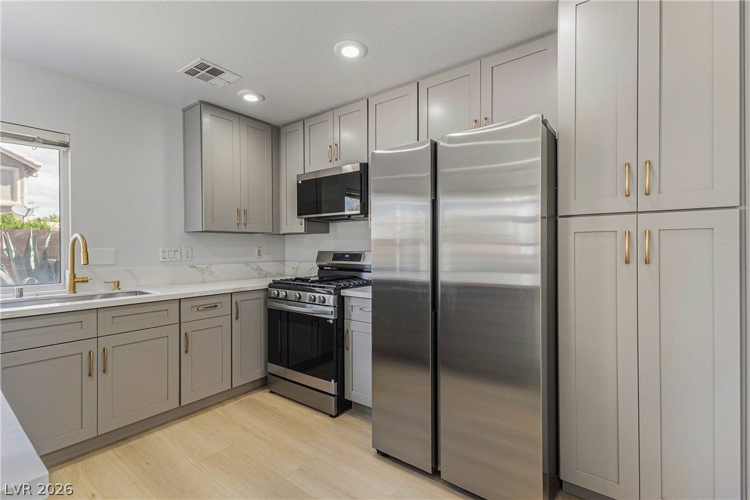 10416 Horseback Ridge Avenue Property Photo 14