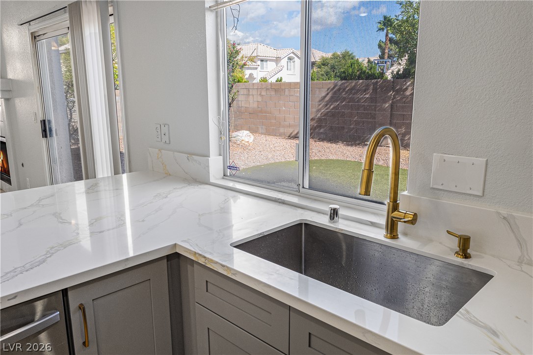 10416 Horseback Ridge Avenue Property Photo 16