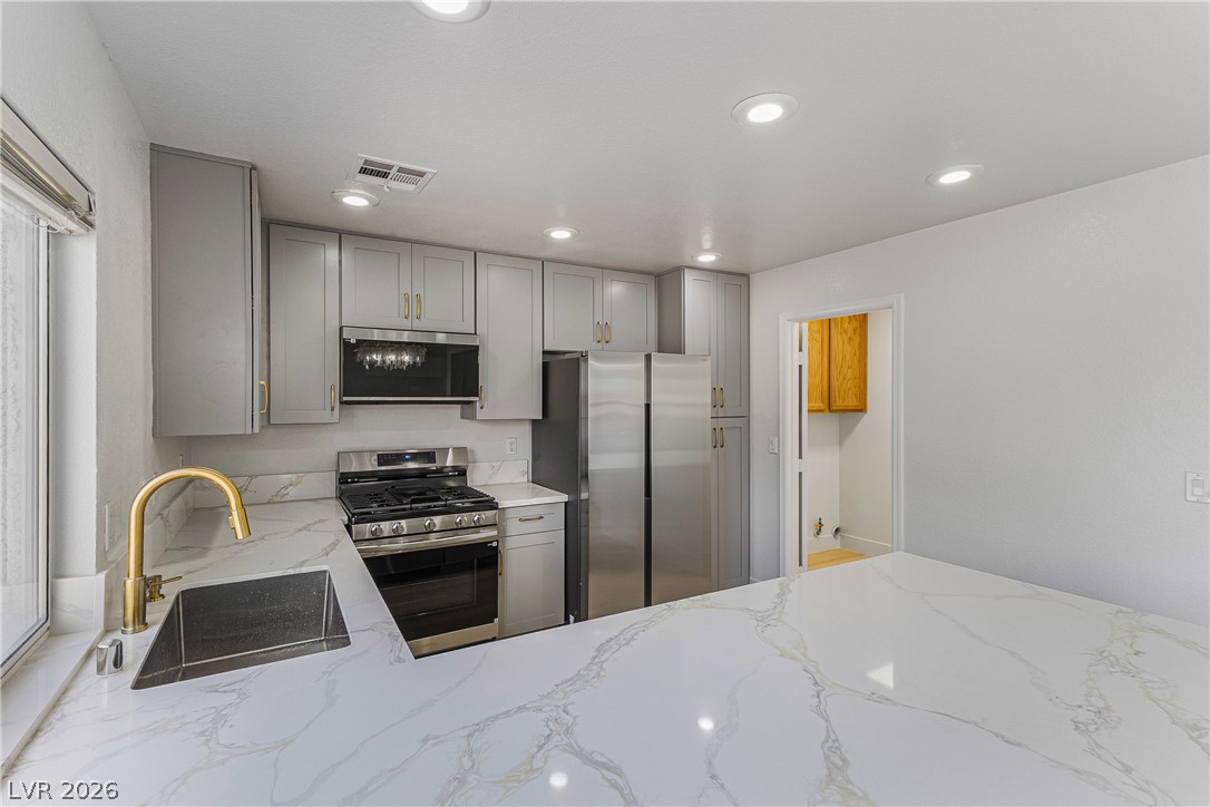 10416 Horseback Ridge Avenue Property Photo 17