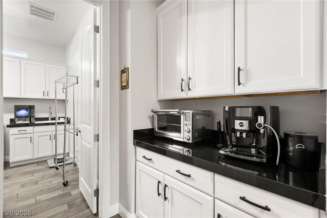 327 Castle Wynd Avenue Property Photo 21