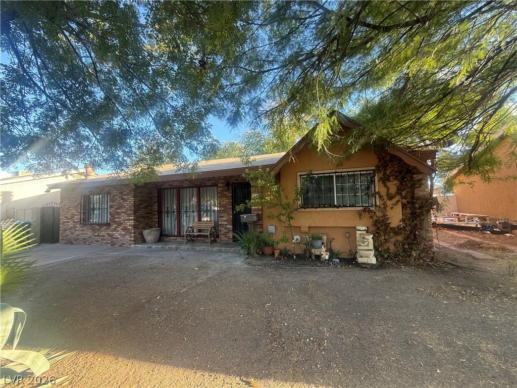 2828 Willoughby Avenue Property Photo 1