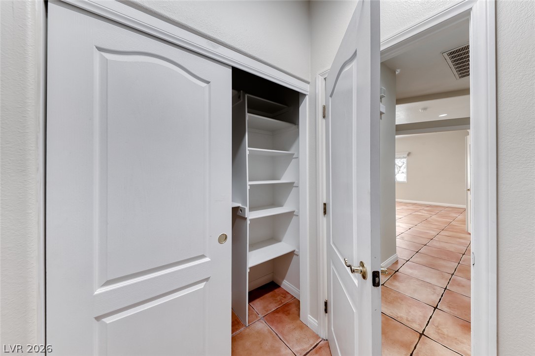 698 Magic Cove Court Property Photo 33