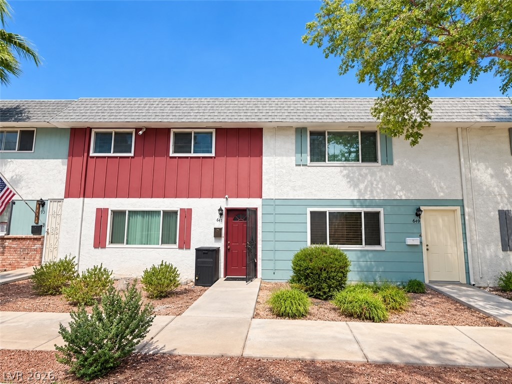 651 Greenbriar Townhouse Way Property Photo 1