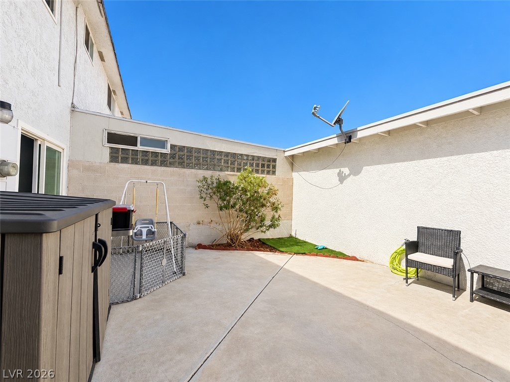 651 Greenbriar Townhouse Way Property Photo 12