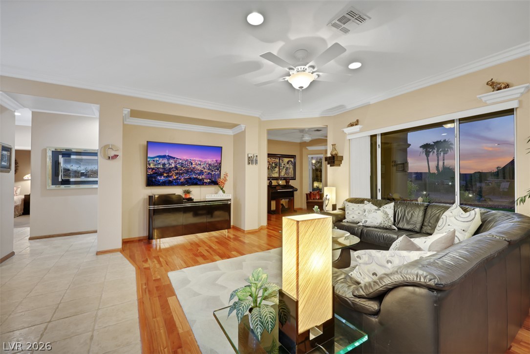 3050 Seaford Peak Drive Property Photo 8
