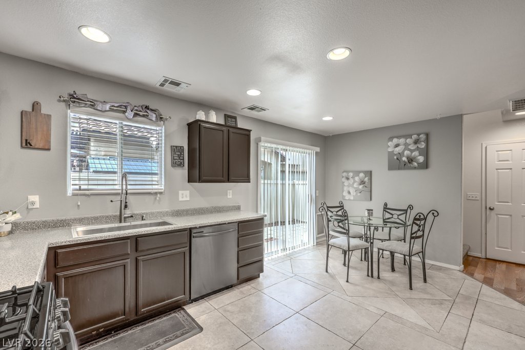 10669 Pueblo Springs Street Property Photo 11