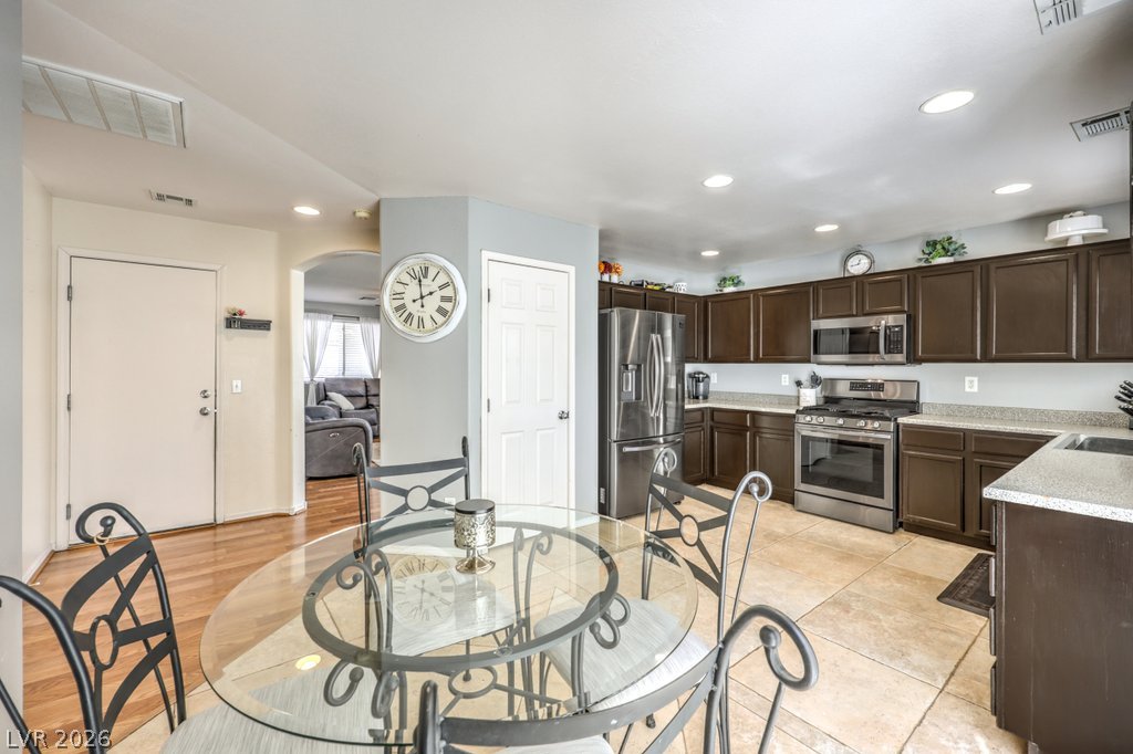 10669 Pueblo Springs Street Property Photo 13