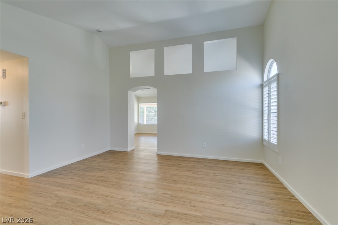 7749 Kasmere Falls Drive Property Photo 3
