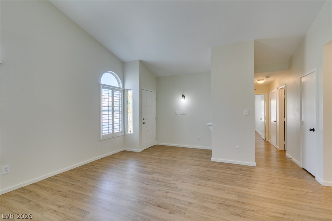 7749 Kasmere Falls Drive Property Photo 8