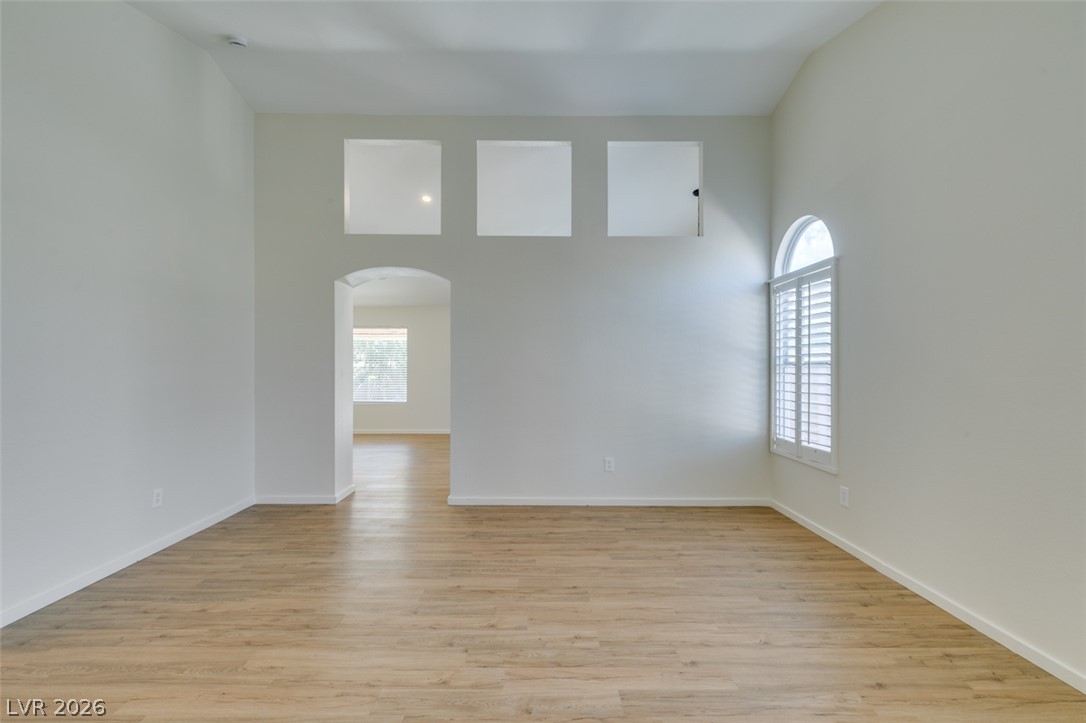 7749 Kasmere Falls Drive Property Photo 13