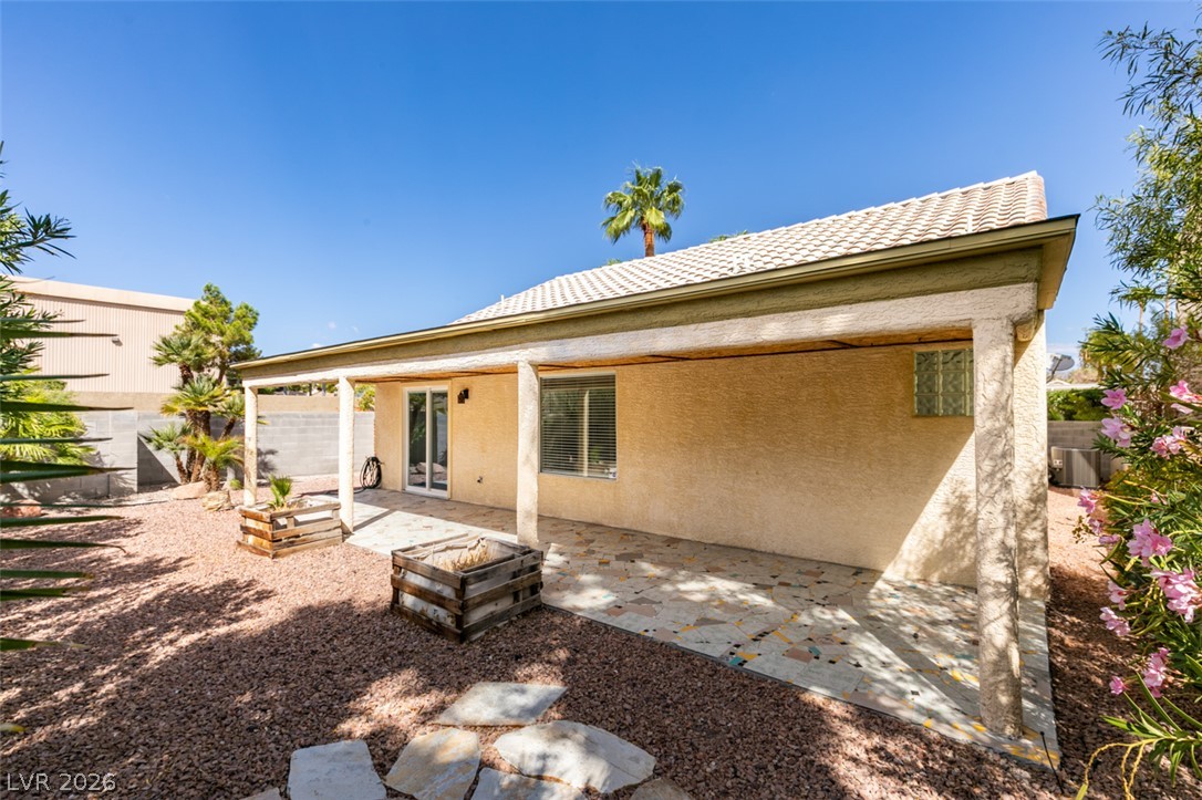 7749 Kasmere Falls Drive Property Photo 45