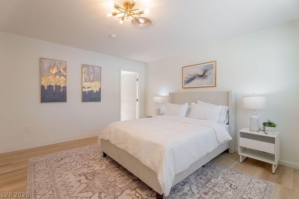 2106 West Oakey Boulevard Property Photo 21