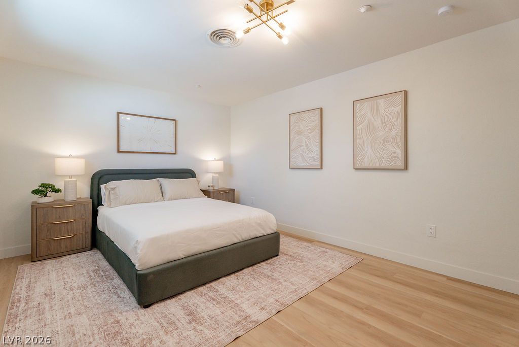 2106 West Oakey Boulevard Property Photo 35