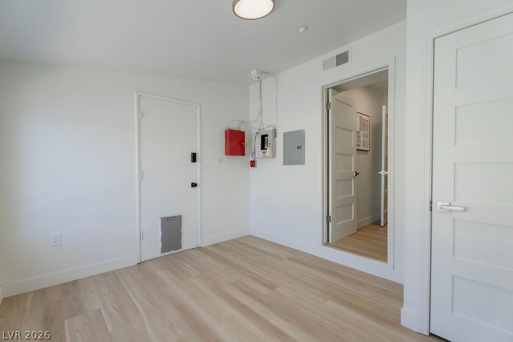 2106 West Oakey Boulevard Property Photo 52