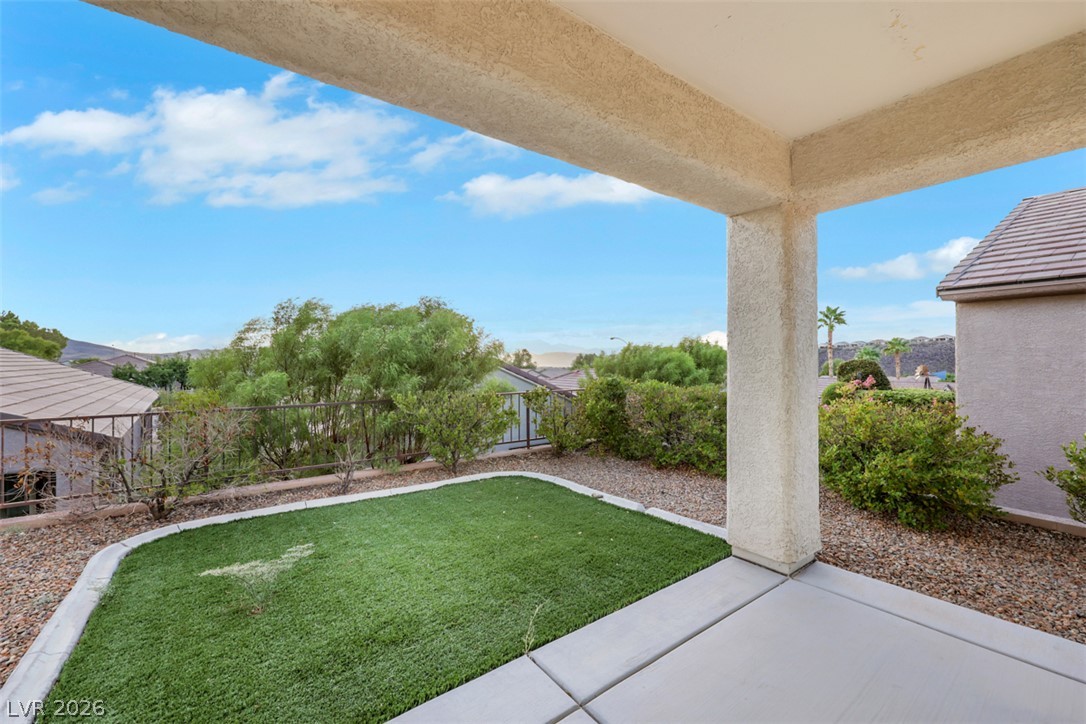 2557 Corvus Street Property Photo 2