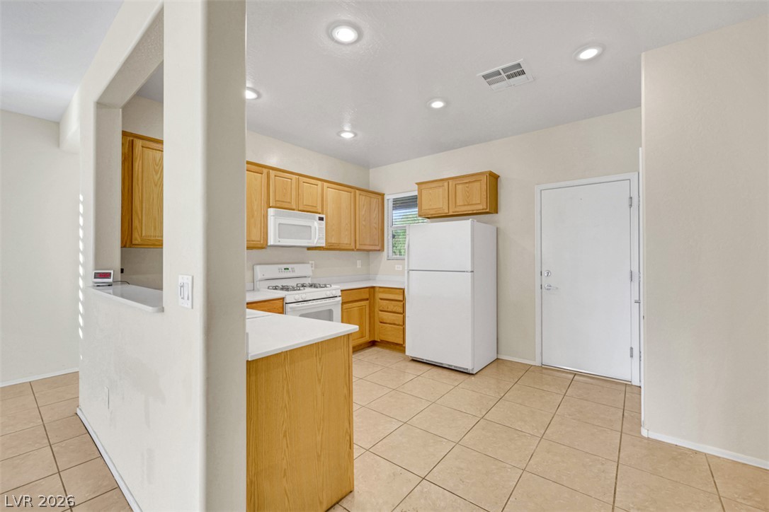 2557 Corvus Street Property Photo 6