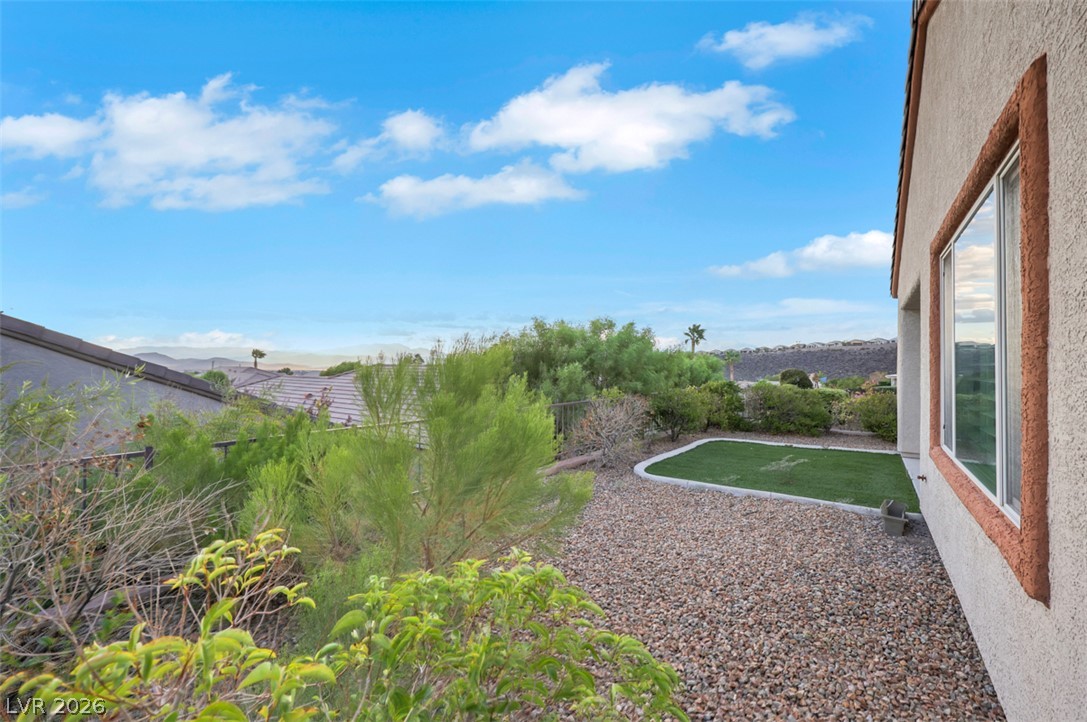 2557 Corvus Street Property Photo 30
