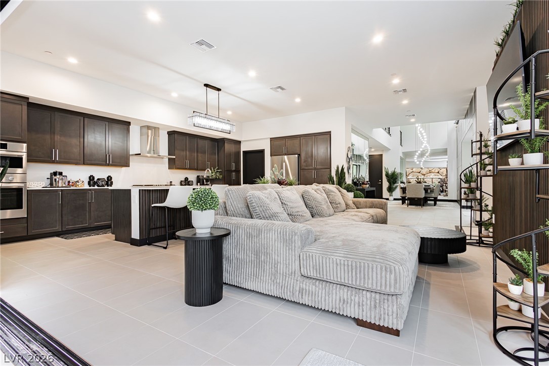13 Promenade Isle Lane Property Photo 3