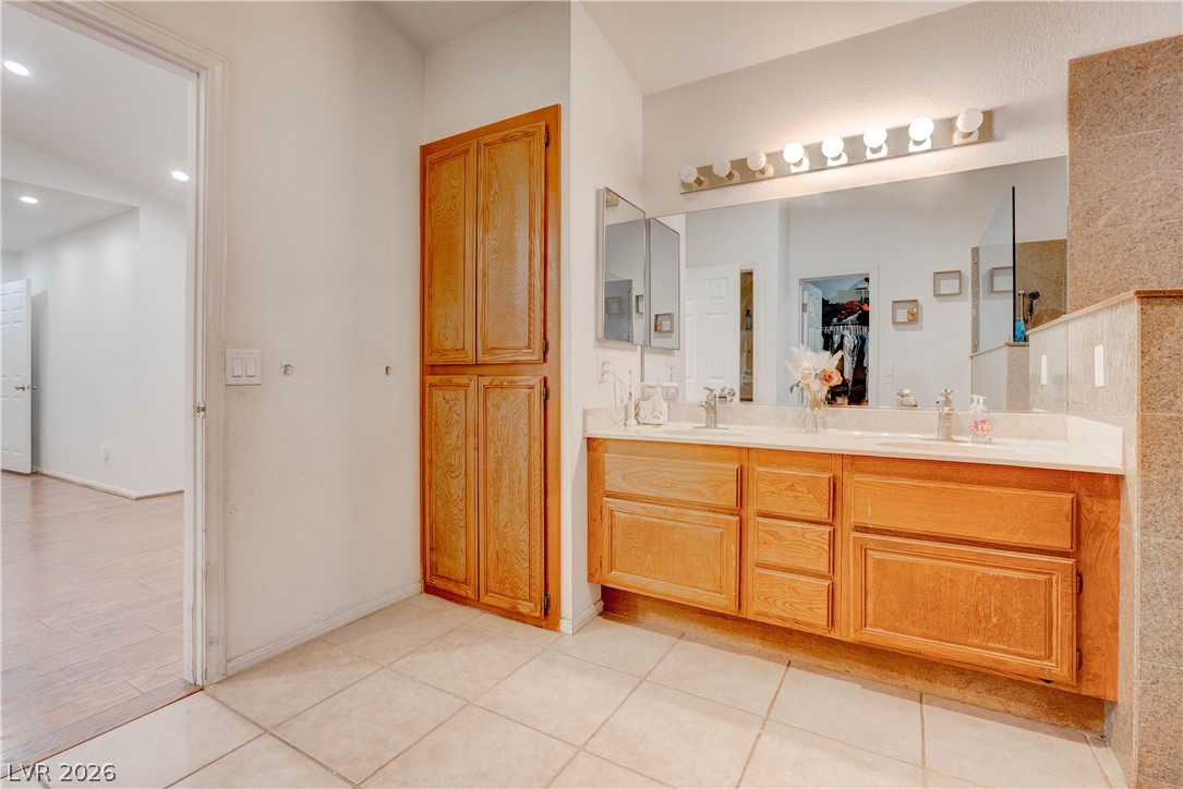 3500 North Tenaya Way Property Photo 9