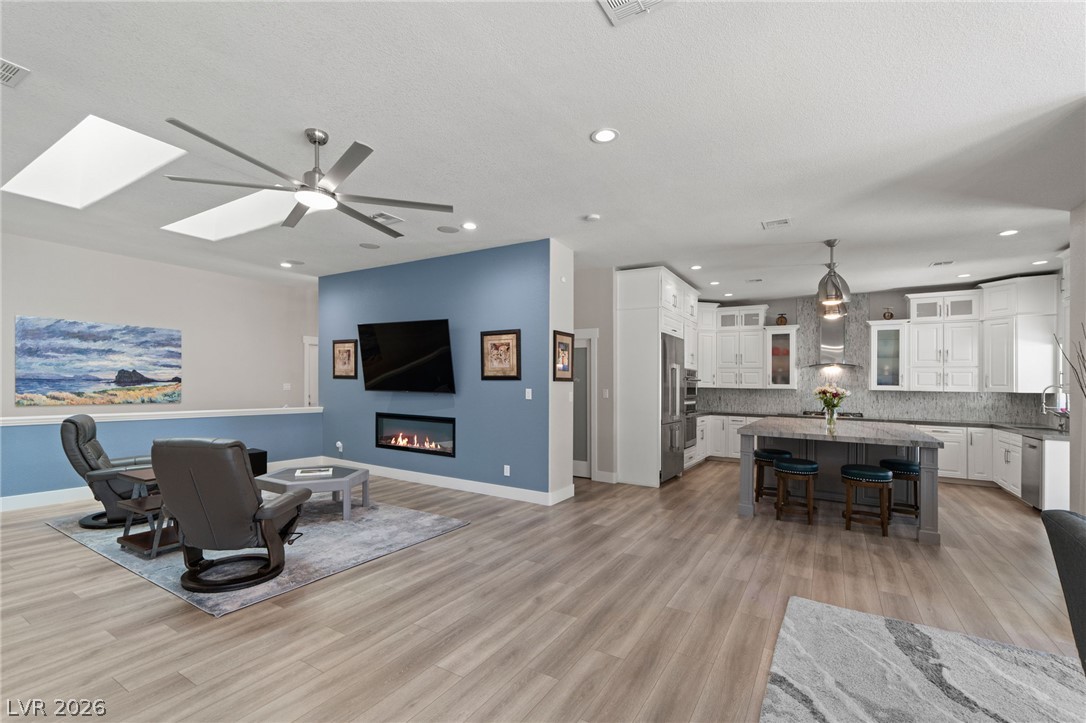 2227 Versailles Court Property Photo 16