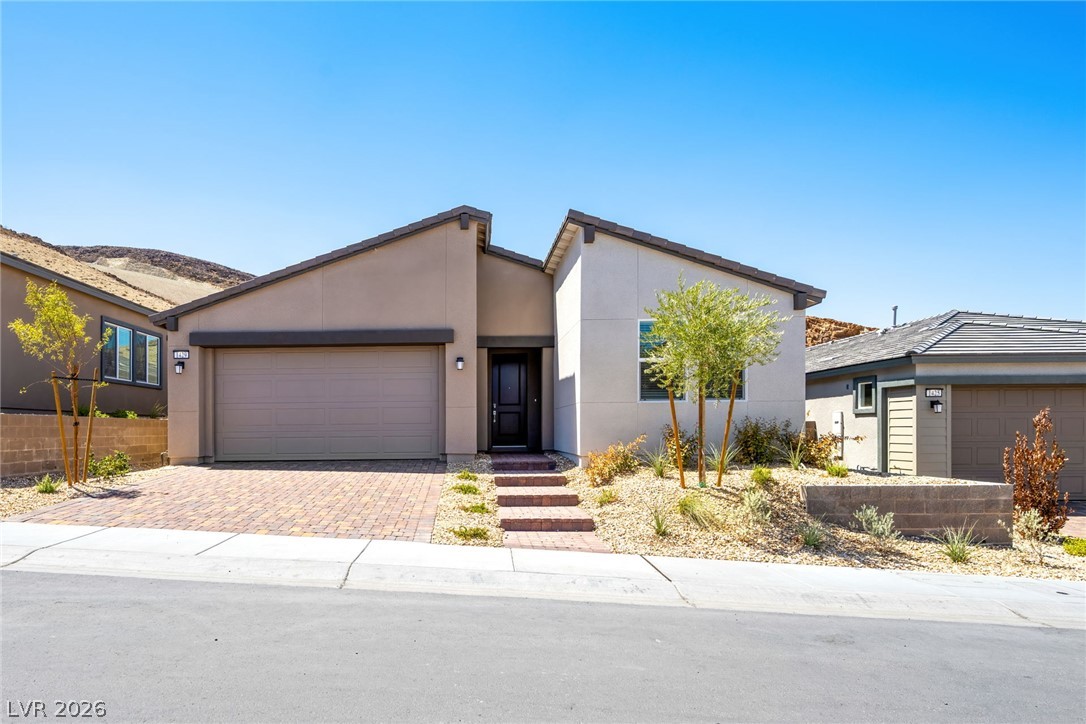 1429 Bianca Falls Drive Property Photo 1