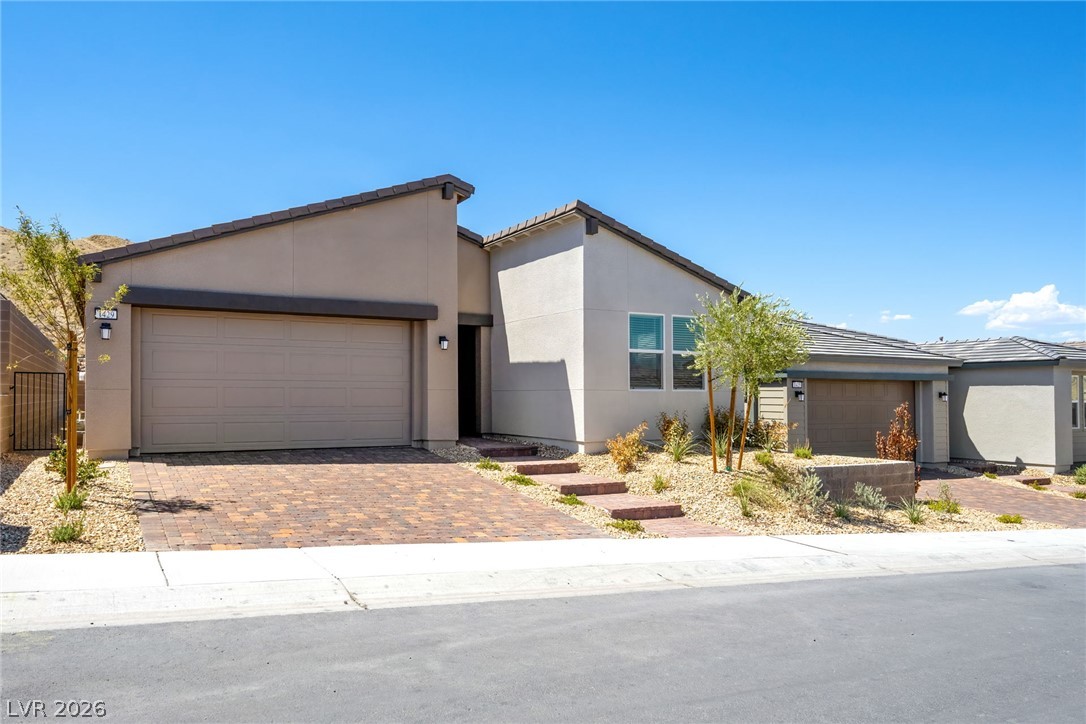 1429 Bianca Falls Drive Property Photo 2