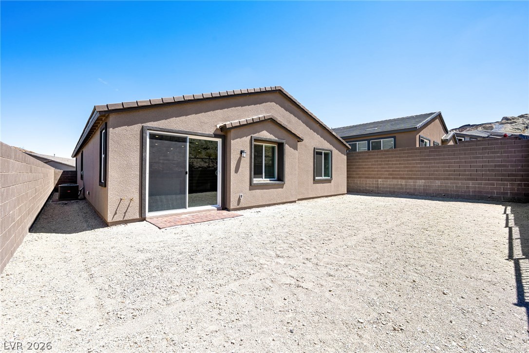 1429 Bianca Falls Drive Property Photo 25