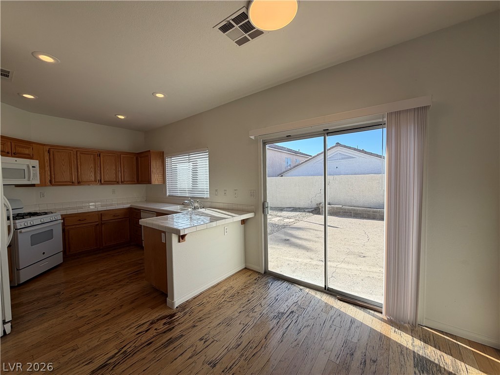 7957 Angel Tree Court Property Photo 3