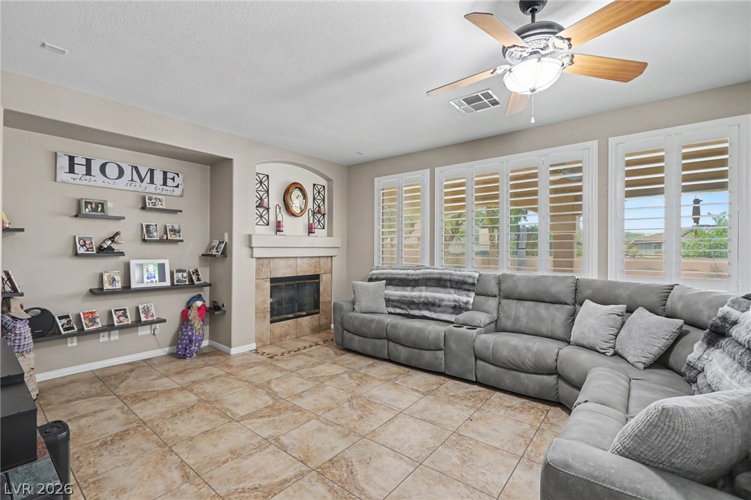 855 Sun Shimmer Place Property Photo 6