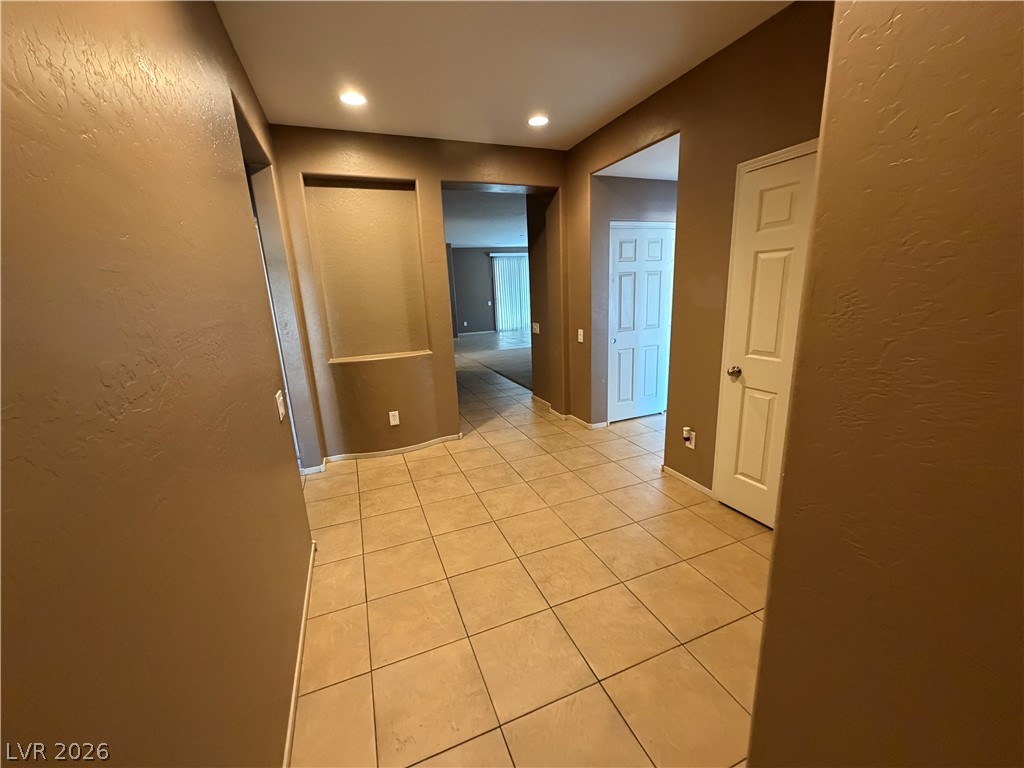 2588 Lockerbie Street Property Photo 9