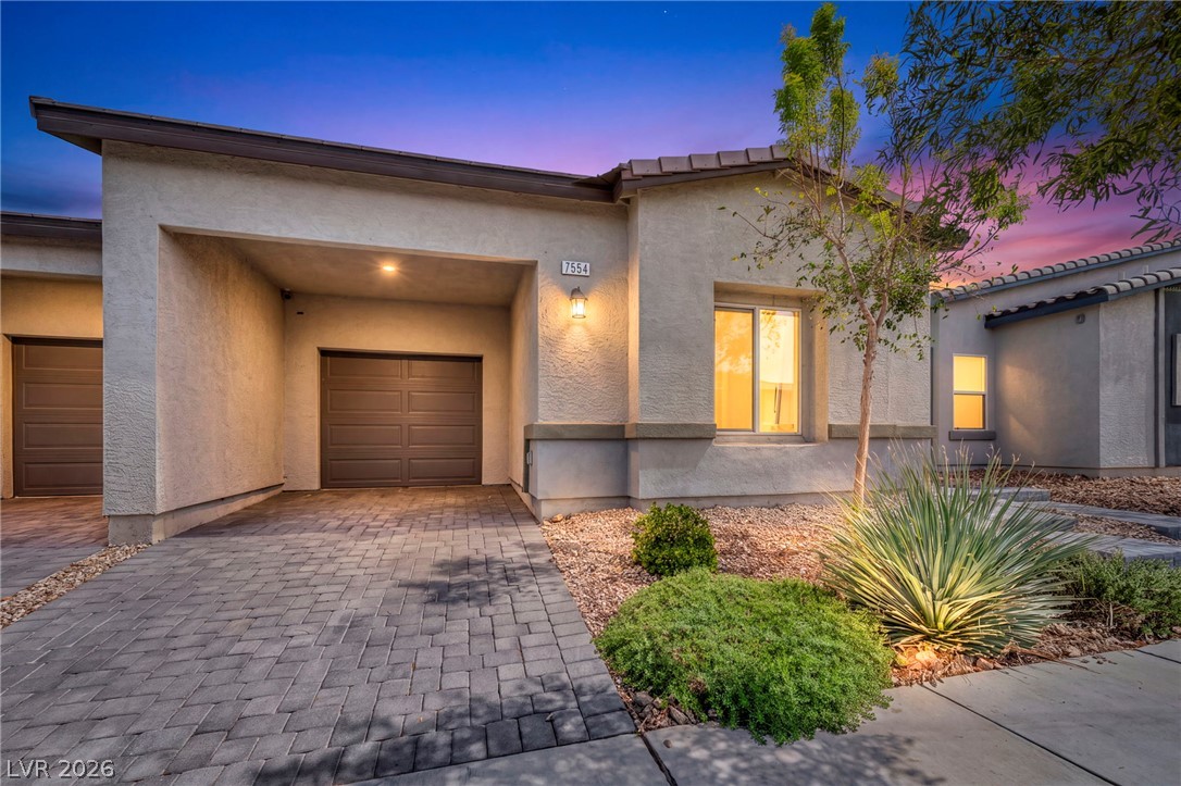 7554 Crested Moon Street Property Photo 1