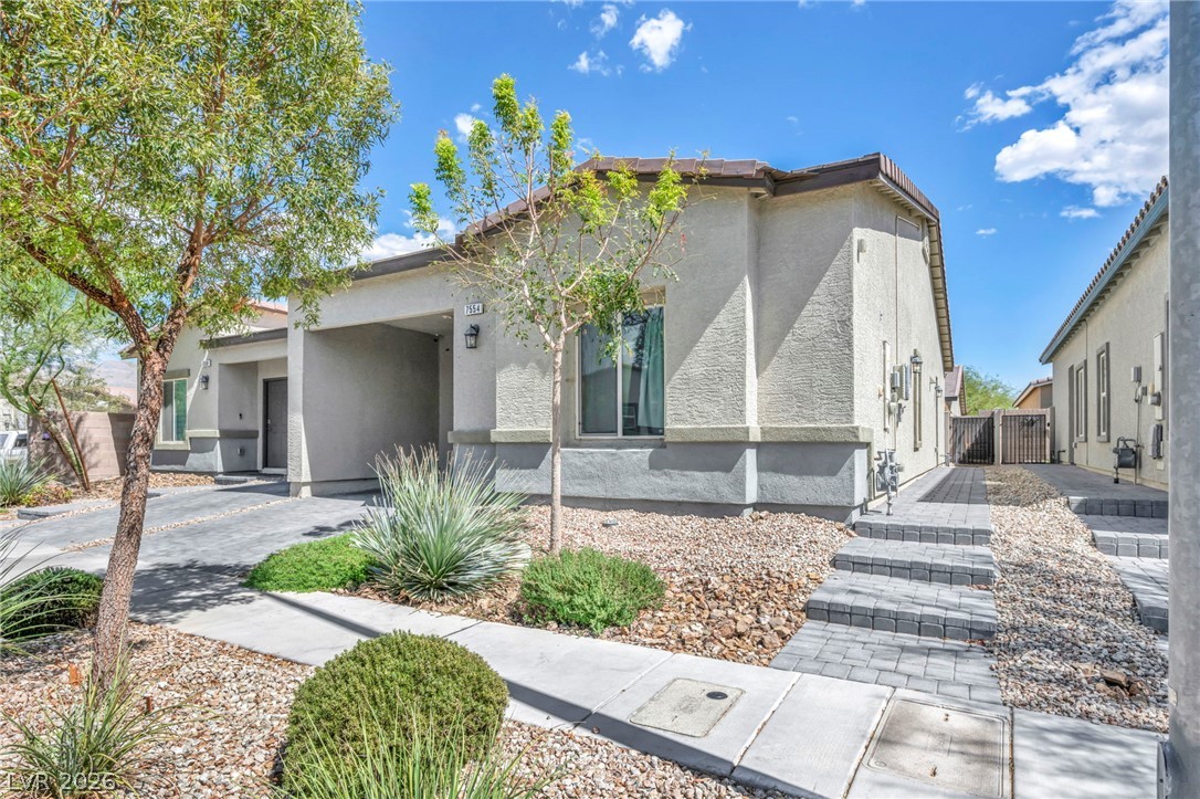 7554 Crested Moon Street Property Photo 2