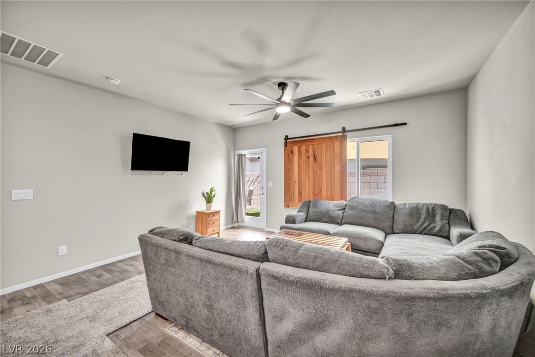 7554 Crested Moon Street Property Photo 6
