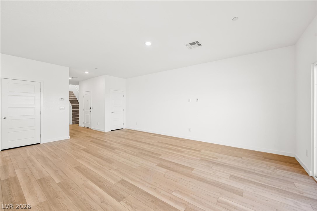 9572 Sagebrush Grove Street Property Photo 11