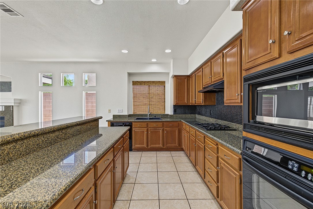 10279 Early Morning Avenue Property Photo 13
