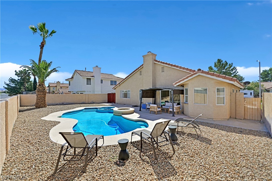 1828 Escondido Terrace Property Photo 7