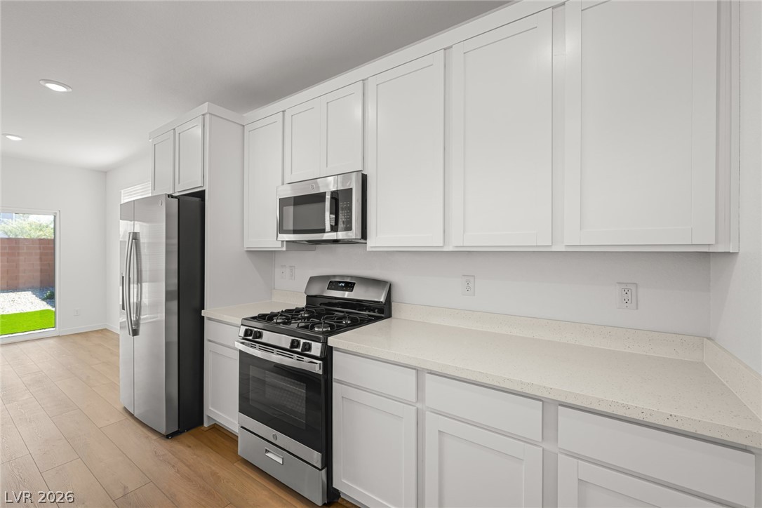 8142 Gusty Brook Street Property Photo 5