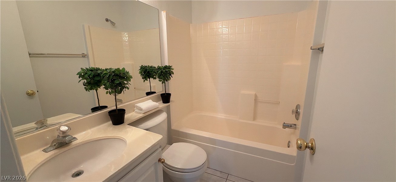 9612 Rainfall Avenue Property Photo 8
