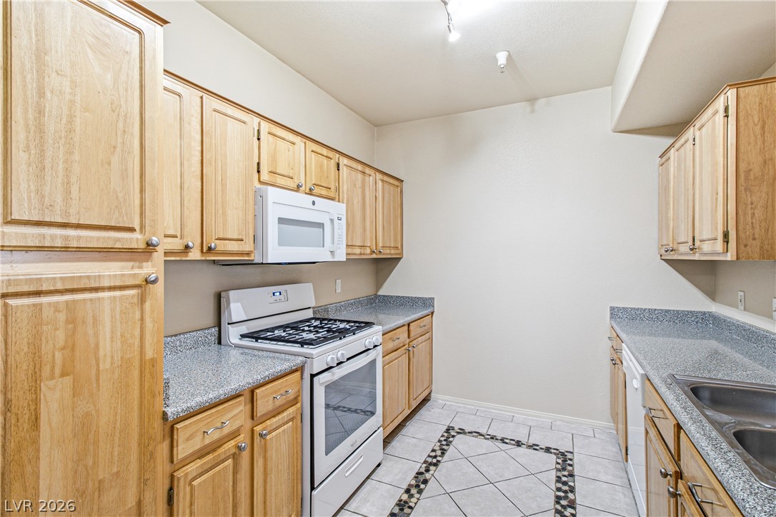 5855 Valley Drive 1080 Property Photo 6