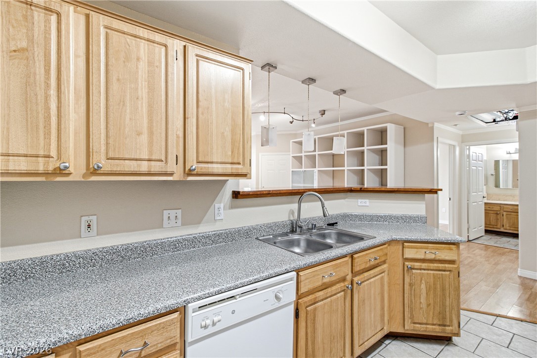 5855 Valley Drive 1080 Property Photo 7