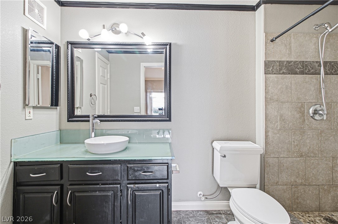 5855 Valley Drive 1080 Property Photo 12