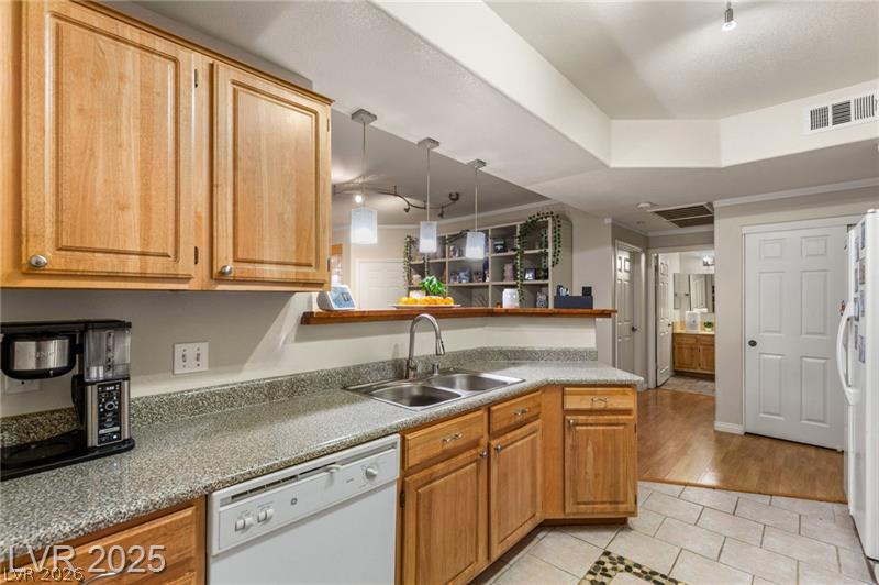 5855 Valley Drive 1080 Property Photo 15