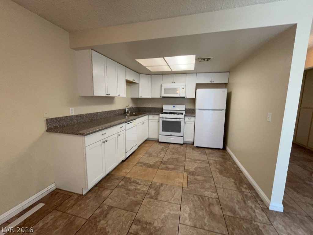 2658 Kline Circle 2 Property Photo 6