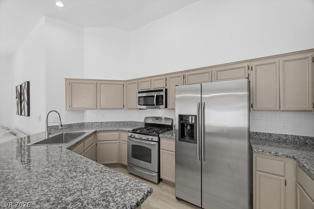 1601 Diamond Oaks Court Property Photo 4