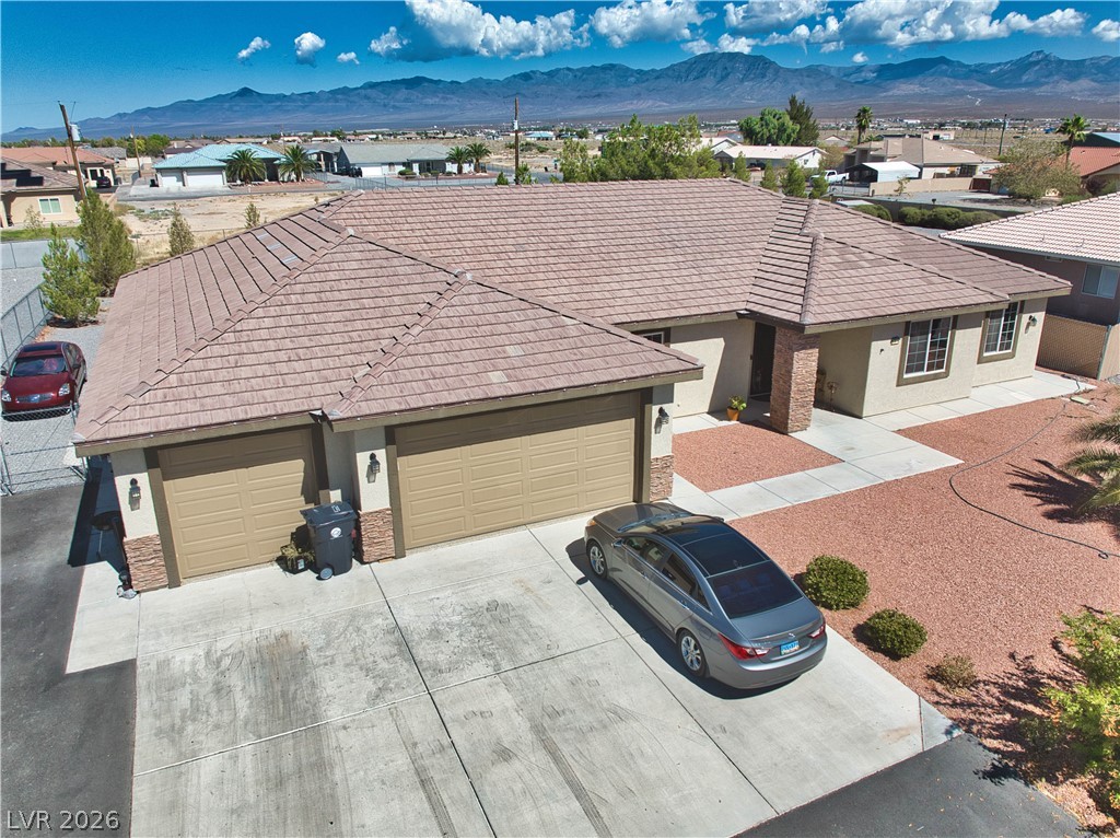 800 East Jaybird Street Property Photo 1