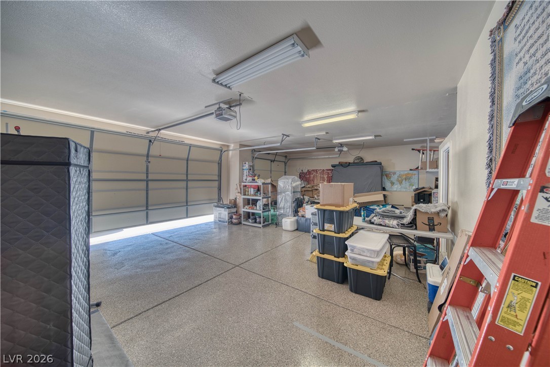 800 East Jaybird Street Property Photo 11