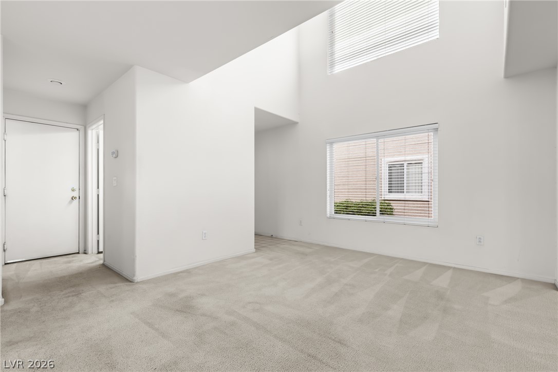 545 Aspen Leaf Street Property Photo 9